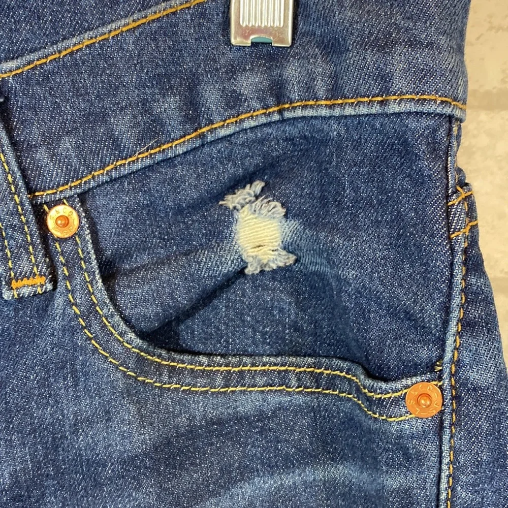 Levi’s 511 distressed jeans size 33x32